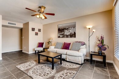 006-12-Living Room-1500x1000-72dpi