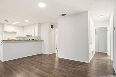 3427 Vinecrest Dr, San Antonio, TX 78219 - photo 7