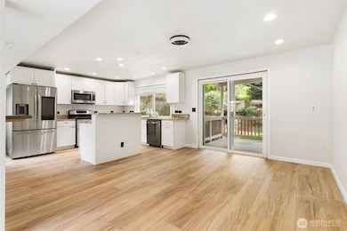 16915 NE 98th Ct, Redmond, WA 98052 - photo 5