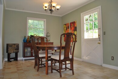 dining area opens to pool