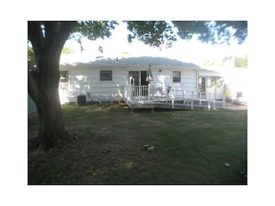 19 Meadowcrest Dr, Riverside, RI 02915 - photo 4