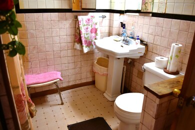 34 Spring St, Franklin, NH 03235 - photo 7