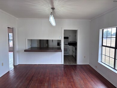 1513 P B Ln unit Front House, Wichita Falls, TX 76302 - photo 6