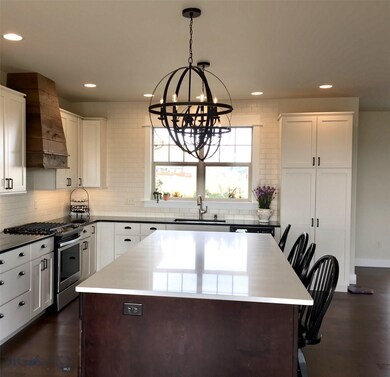 Quartz Island 4 1/2 x 9 1/2 w/Granite perimeter co