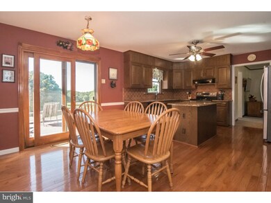 808 Cottonwood Dr, Malvern, PA 19355 - photo 4