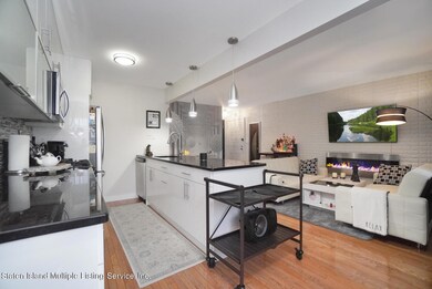 (6) living room kitchen