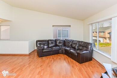 Living Room_8825-FULL
