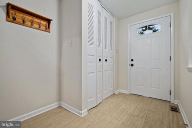 19140 Partridge Wood Dr, Germantown, MD 20874 - photo 4