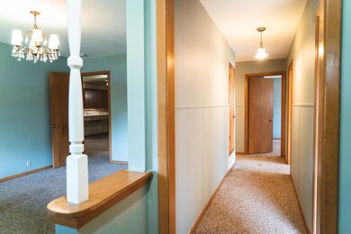 1306 Hillside Dr, Gainesville, TX 76240 - photo 6