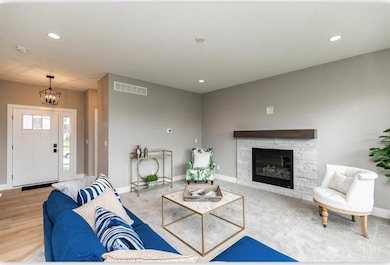 509 Grey Slate Dr SW, Cedar Rapids, IA 52404 - photo 5