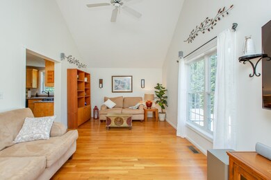 77 Rosegate Farm Dr, Manchester, NH 03109 - photo 5