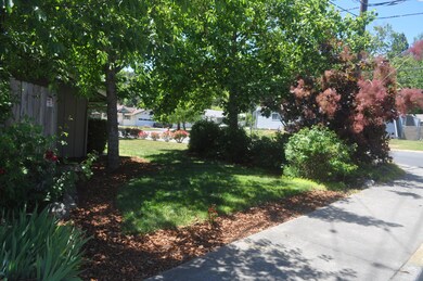 1399 NW Highland Ave, Grants Pass, OR 97526 - photo 5