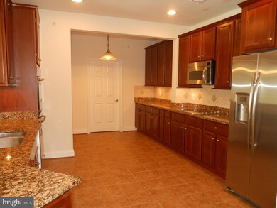 2900 Stone Cliff Dr unit 301, Baltimore, MD 21209 - photo 4