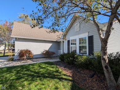 11722 Silver Meadow Ct, Fishers, IN 46037 - photo 5