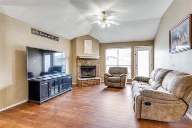 4704 Topaz Ln, Granbury, TX 76049 - photo 4