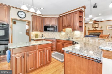 2626 Point Breeze Dr, Wilmington, DE 19810 - photo 2