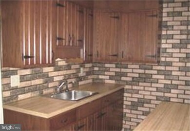 1105 Mount Laurel Ave, Temple, PA 19560 - photo 7