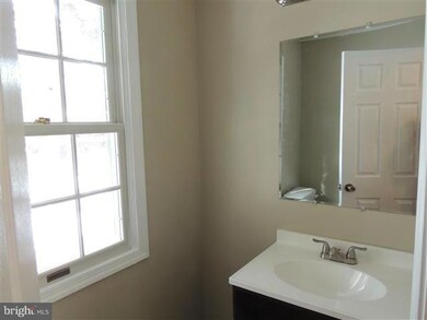 9616 Nonquitt Dr, Fairfax, VA 22031 - photo 4