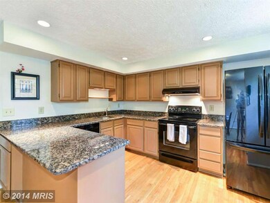 7987 Tyson Oaks Cir, Vienna, VA 22182 - photo 6