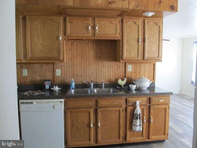 1431 Mount Laurel Rd, Temple, PA 19560 - photo 3