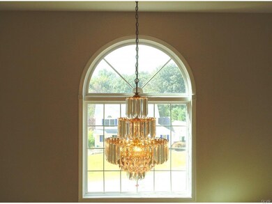 5435 Devonshire Ct, Laurys Station, PA 18059 - photo 4