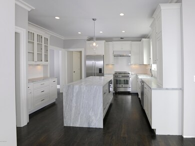 Kitchen/Overlooking Yard