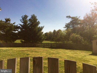 7407 Acacia Ct, Clinton, MD 20735 - photo 5