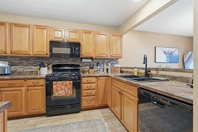 3335 Stoneview Cir SW unit 3335, Cedar Rapids, IA 52404 - photo 5