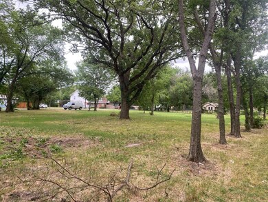 1905 N Breckenridge St, Ennis, TX 75119 - photo 3