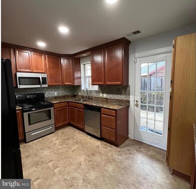 2663 S Walter Reed Dr unit A, Arlington, VA 22206 - photo 3