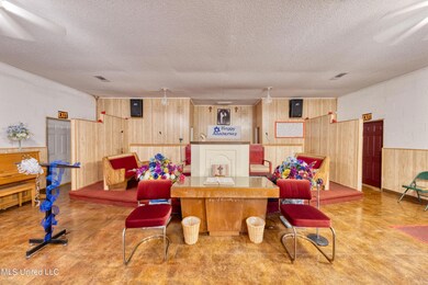 5106HubertSt-12
