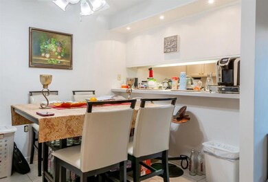 5 Dining Room 2 LR1_0301-Edit crop