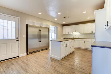 7 W Mesquite St-9