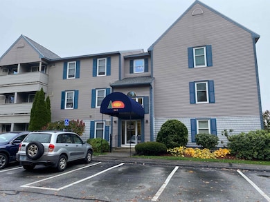 131 Eastern Ave unit 201, Manchester, NH 03104 - photo 2