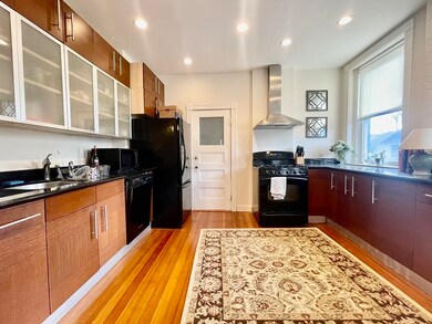 6 Thayer St unit 2, Brookline, MA 02445 - photo 2