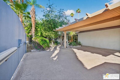 982 E Marion Way, Palm Springs, CA 92264 - photo 4
