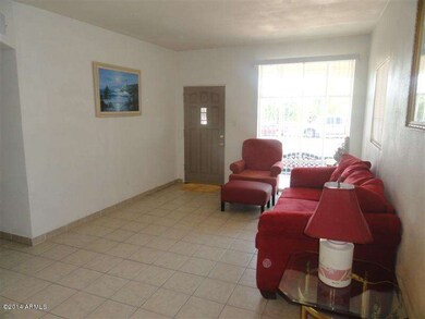 Family Room (2)
