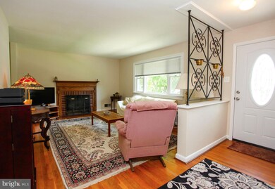 2300 Peggy Ln, Silver Spring, MD 20910 - photo 2