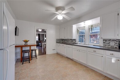 1210 Douglas Ave, Des Moines, IA 50313 - photo 6