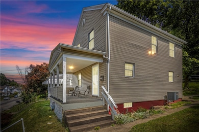 1301 Wade St, Aliquippa, PA 15001 - photo 2