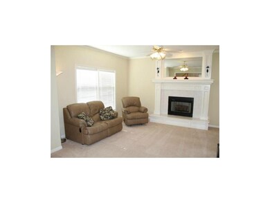 LARGE WINDOW, LOTS OF NATURAL LIGHT!