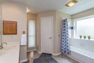 1403 Bayou Oak Dr, Friendswood, TX 77546 - photo 5