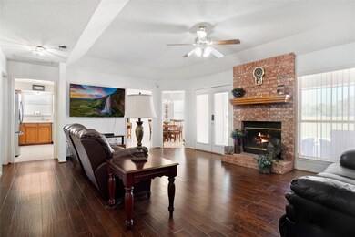 3009 English Creek Dr, Azle, TX 76020 - photo 3