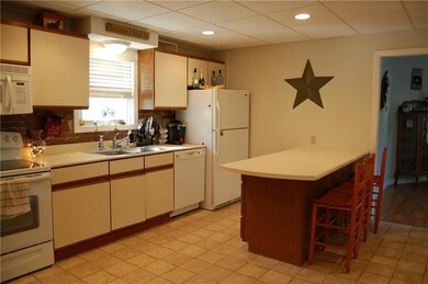 32 Oak St, Mechanic Falls, ME 04256 - photo 3