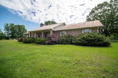 109 Richardson front rt