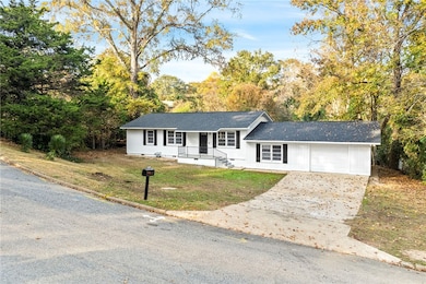 3022 Bradford Dr, Opelika, AL 36801 - photo 2