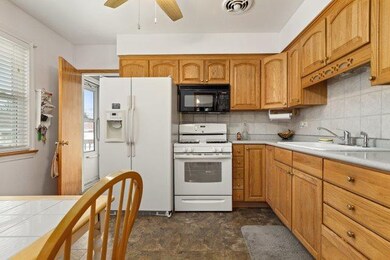 10319 Pelham St, Westchester, IL 60154 - photo 7