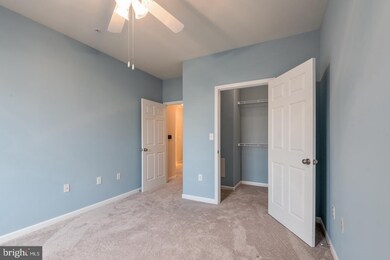 12954 Centre Park Cir unit 305, Herndon, VA 20171 - photo 3