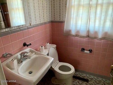 819 8