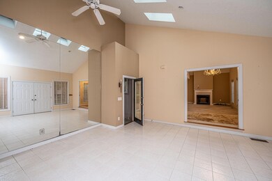 4849HighlanderLane13